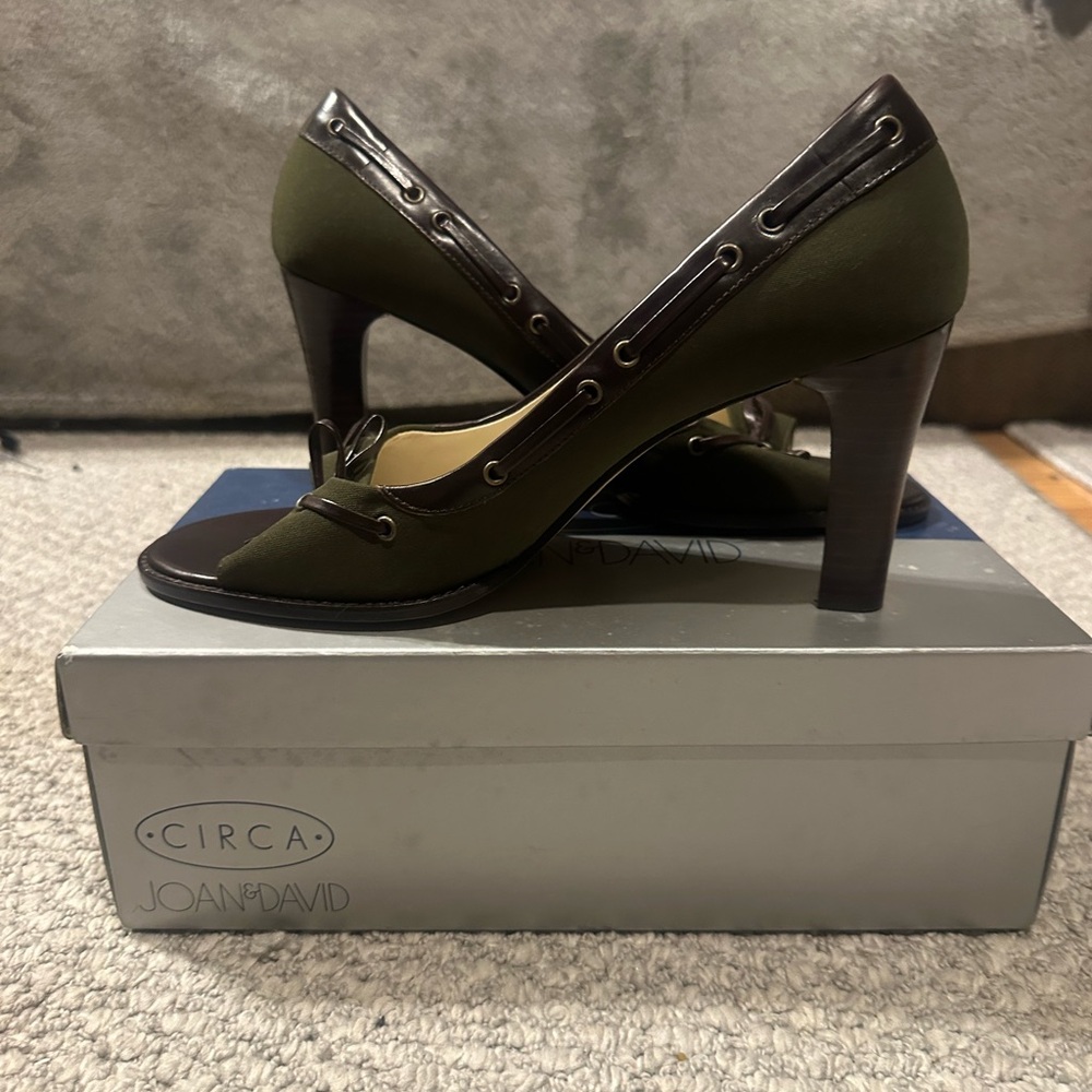 Joan & David Olive Green and Brown Leather-Trim Heels